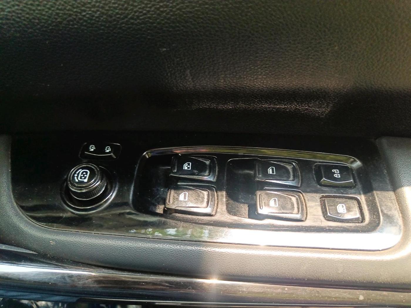 2023 Mahindra XUV700 AX 7 D MT 7 STR, Diesel, Manual, 40,340 km, interior