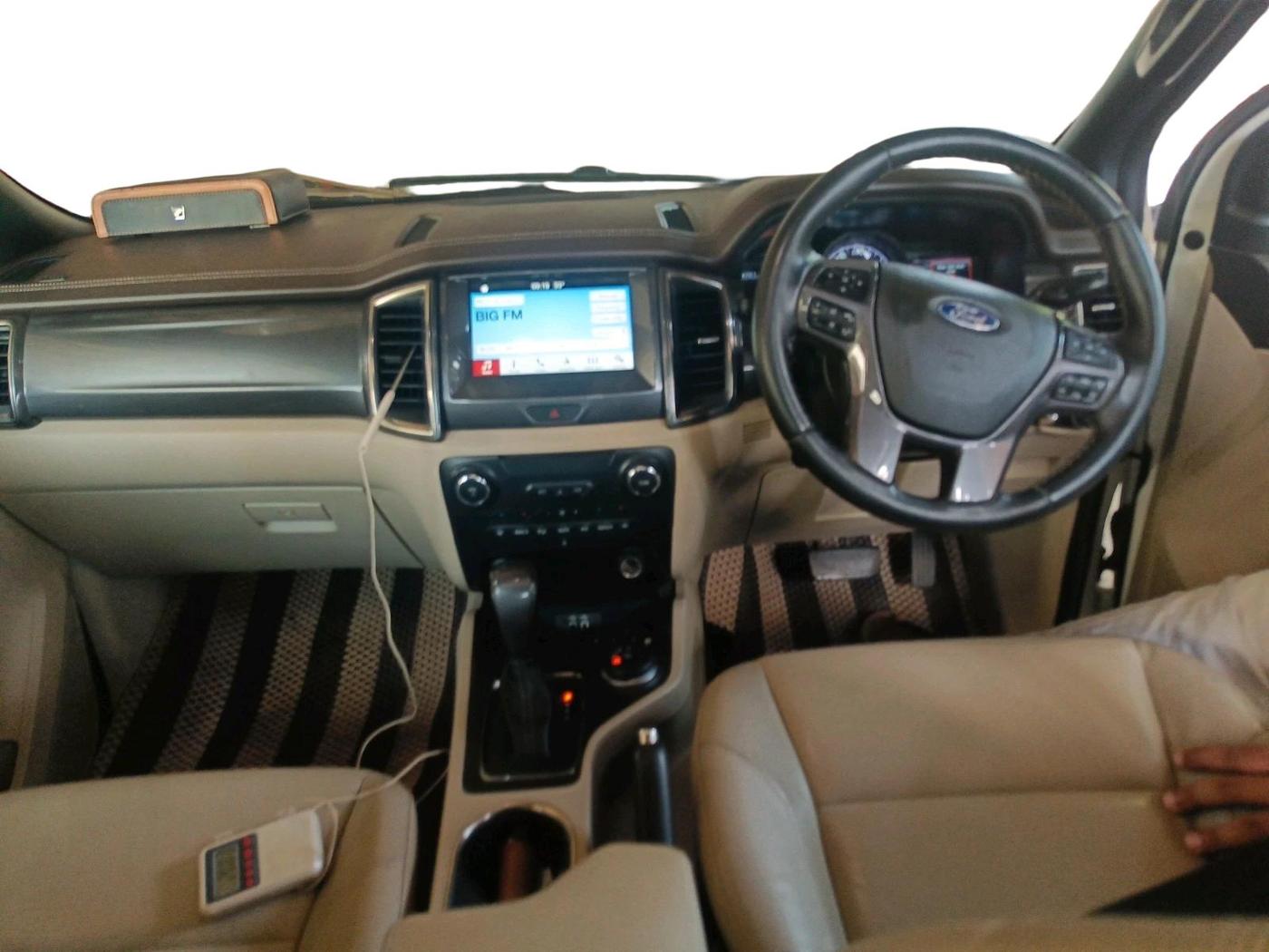 2018 Ford Endeavour TITANIUM 3.2 4X4 AT, Diesel, Automatic, 1,35,849 km, interior