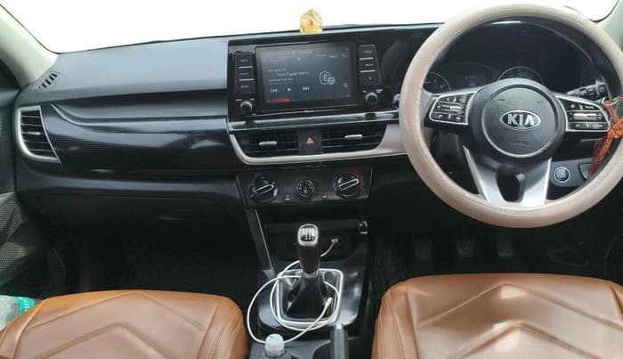 2020 KIA SELTOS HTK PLUS 1.5, Petrol, Manual, 1,59,830 km, interior