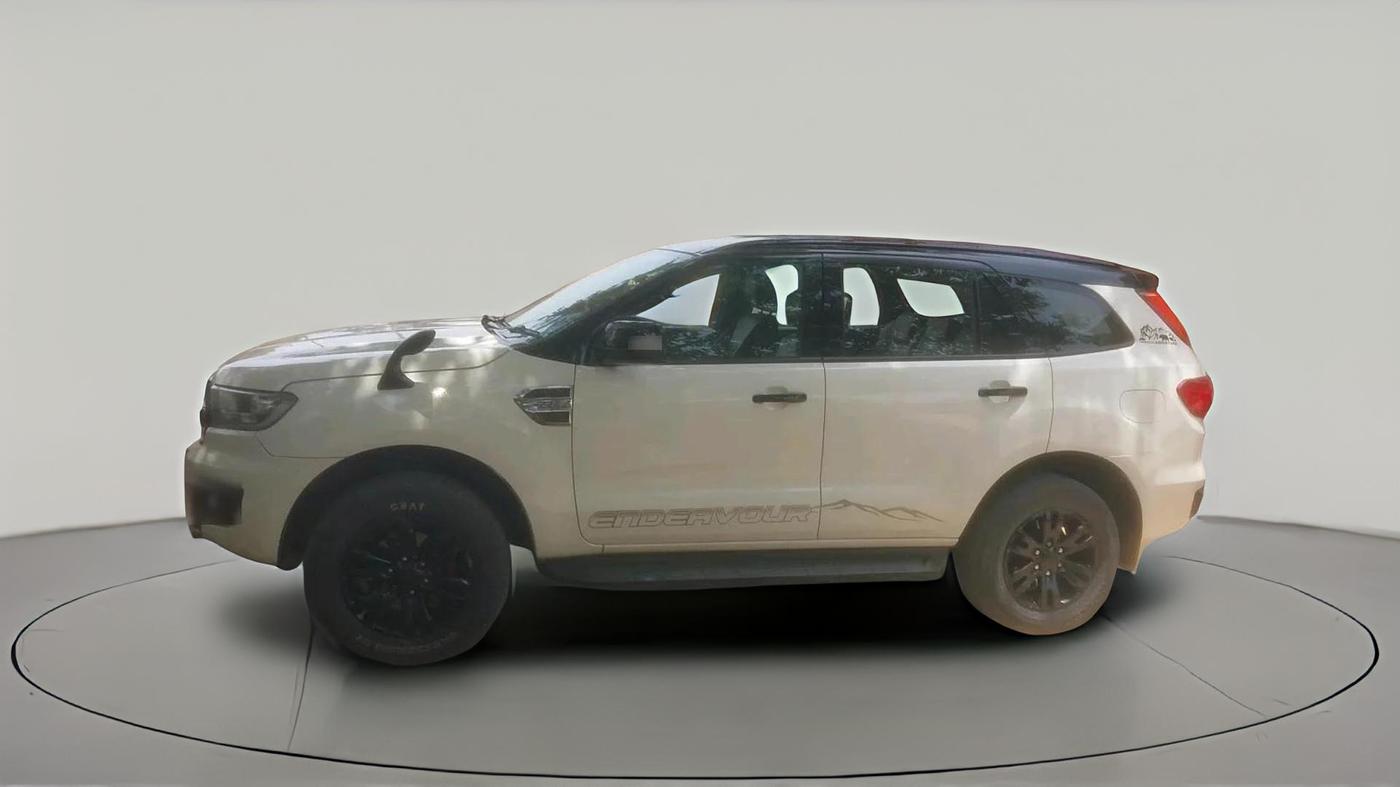 2017 Ford Endeavour TREND 2.2 4X2 MT, Diesel, Manual, 93,059 km, exterior