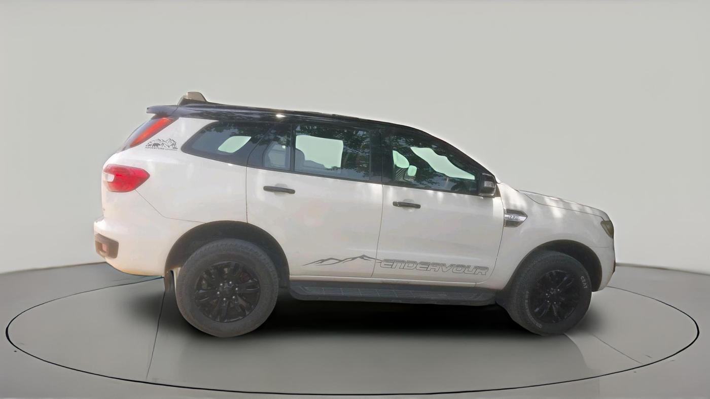 2017 Ford Endeavour TREND 2.2 4X2 MT, Diesel, Manual, 93,059 km, exterior