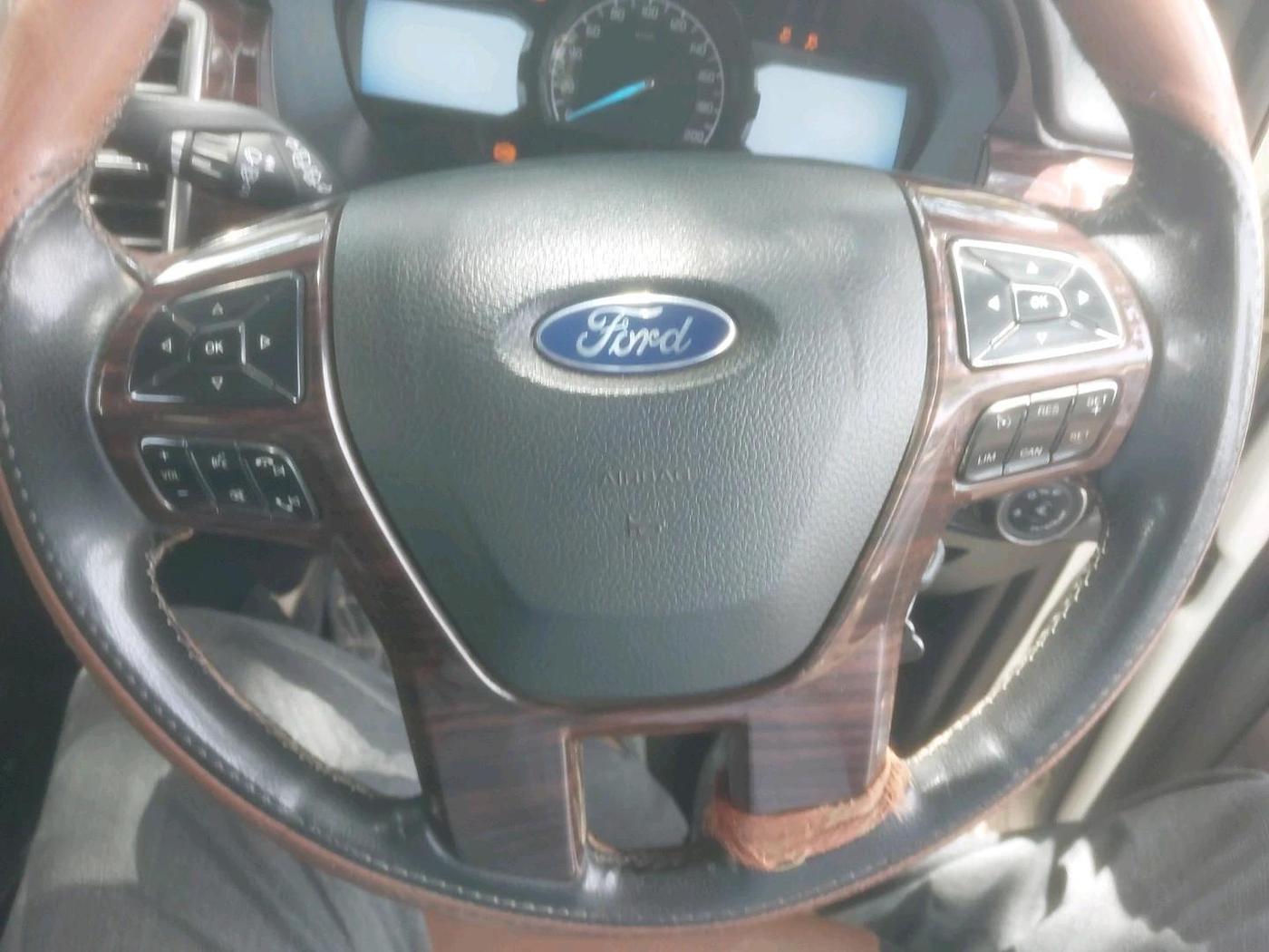 2017 Ford Endeavour TREND 2.2 4X2 MT, Diesel, Manual, 93,059 km, interior