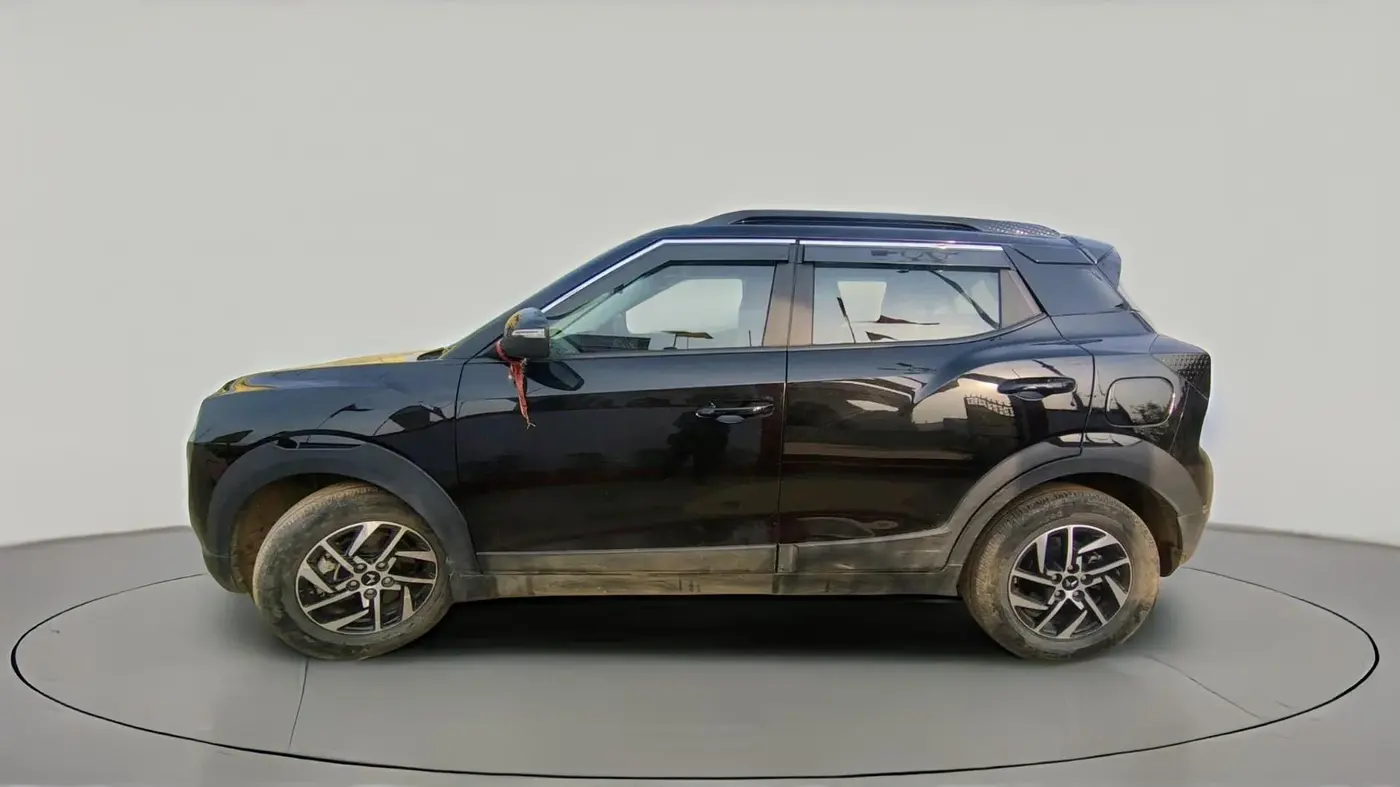 2024 Mahindra XUV 3XO AX5 1.5 Turbo Diesel, Diesel, Manual, 23,733 km, exterior