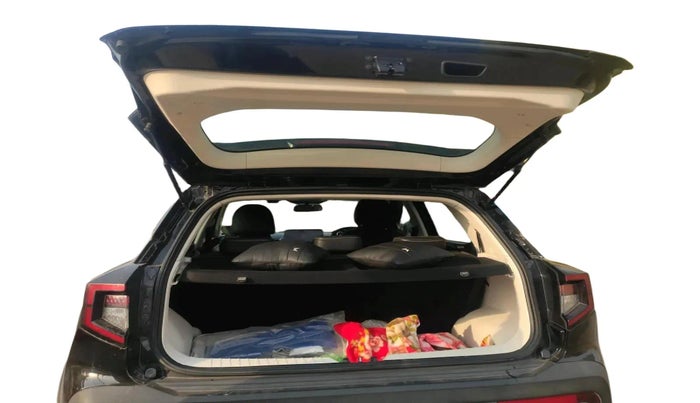 2024 Mahindra XUV 3XO AX5 1.5 Turbo Diesel, Diesel, Manual, 23,733 km, exterior