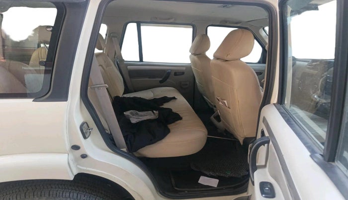 2015 Mahindra Scorpio S10, Diesel, Manual, 66,229 km, interior