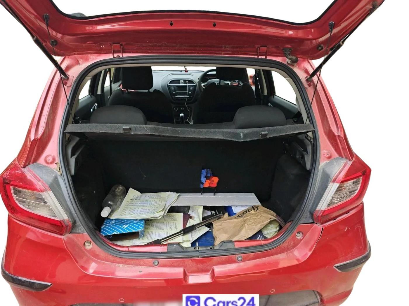 2016 Tata Tiago XZ PETROL, Petrol, Manual, 1,01,246 km, exterior