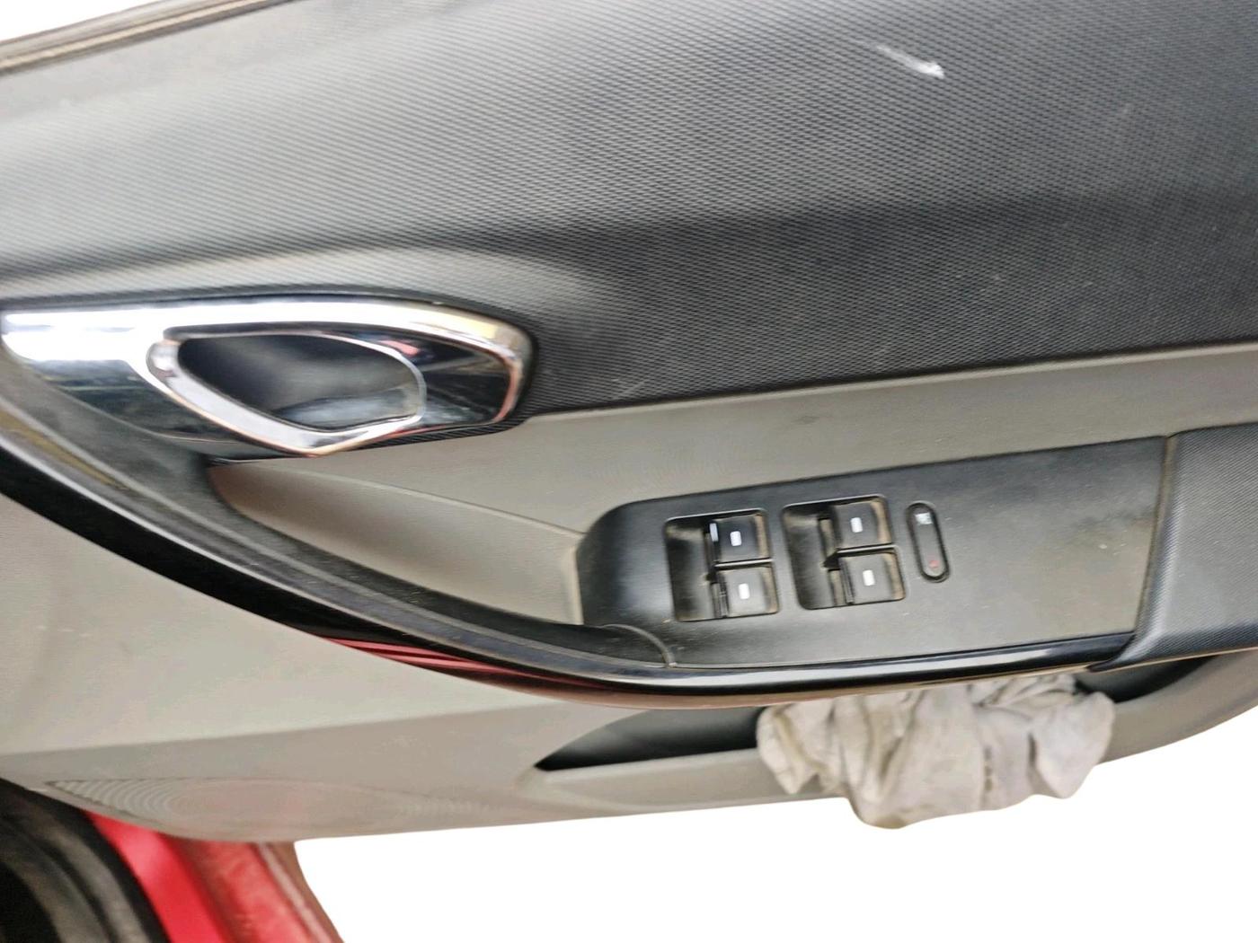 2016 Tata Tiago XZ PETROL, Petrol, Manual, 1,01,246 km, interior