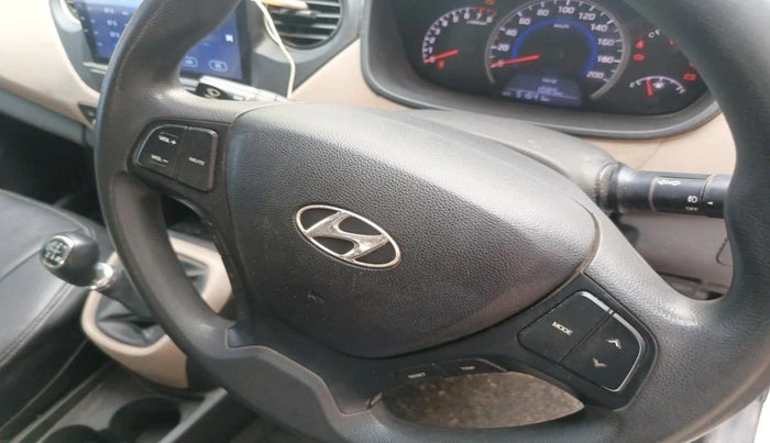 2016 Hyundai Grand i10 SPORTZ 1.2 KAPPA VTVT, Petrol, Manual, 52,000 km, interior