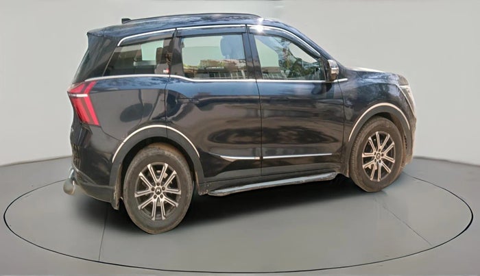 2023 Mahindra XUV700 AX 7 D MT 7 STR, Diesel, Manual, 1,37,003 km, exterior