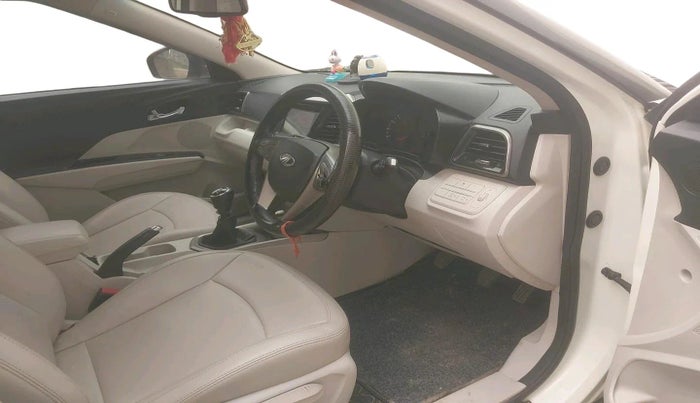 2021 Mahindra XUV300 W8 (O) 1.2 PETROL, Petrol, Manual, 73,042 km, interior