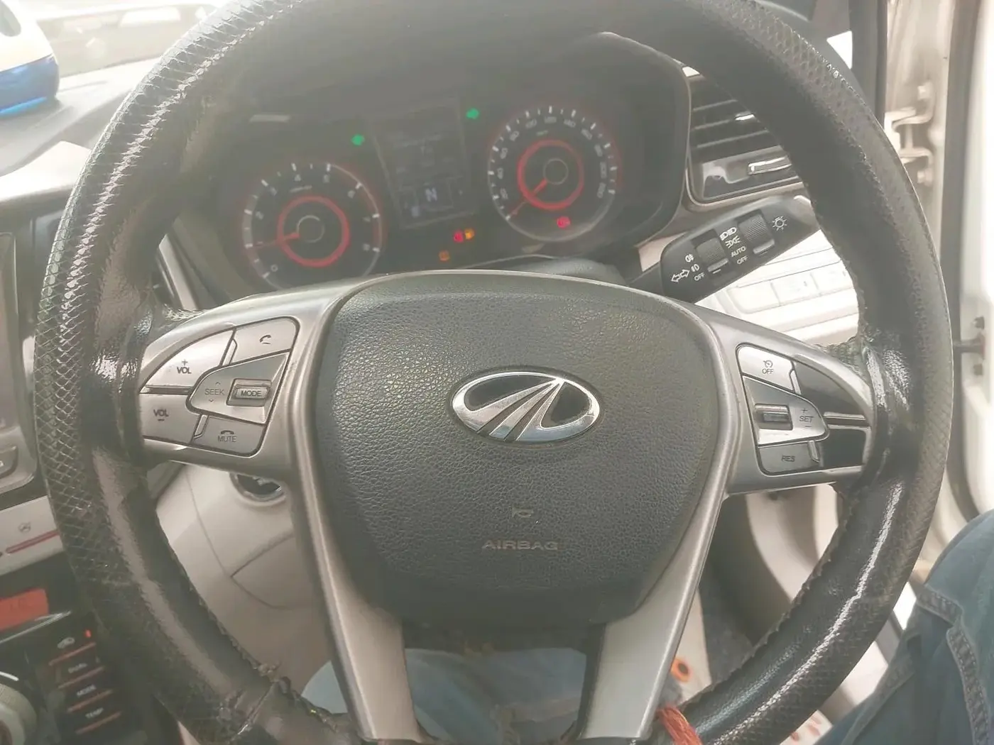 2021 Mahindra XUV300 W8 (O) 1.2 PETROL, Petrol, Manual, 73,042 km, interior