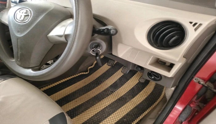 2015 Toyota Etios Liva V, Petrol, Manual, 86,628 km, interior