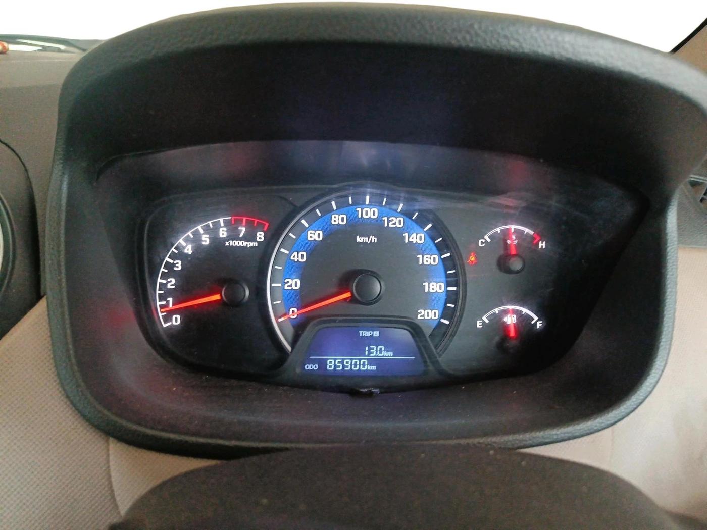2016 Hyundai Xcent E+, Petrol, Manual, 85,900 km, interior