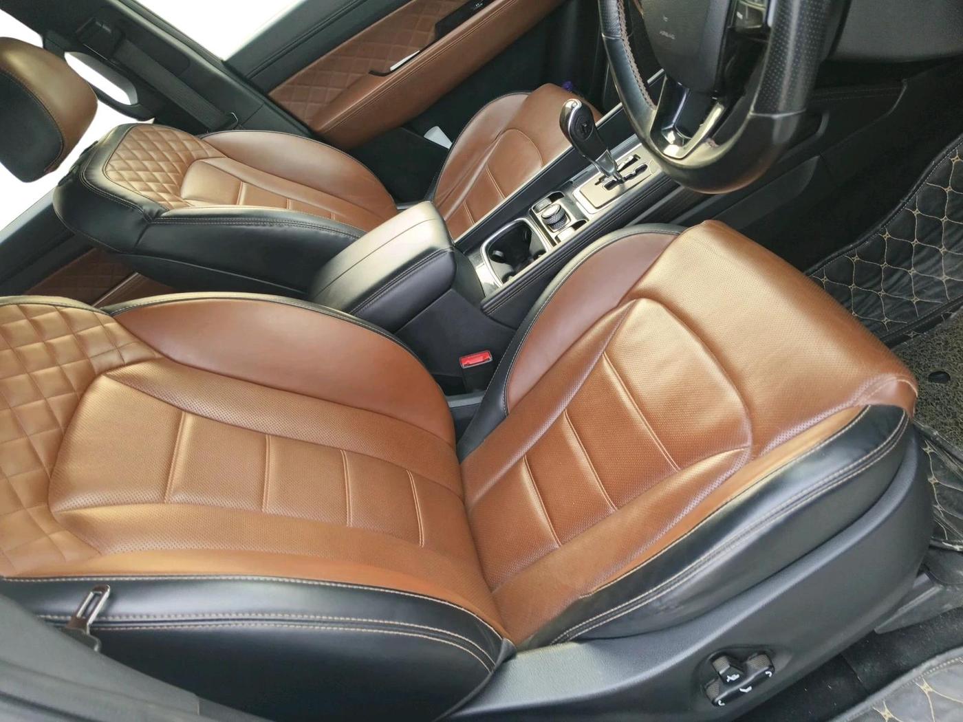 2020 Mahindra ALTURAS G4 4WD AT, Diesel, Automatic, 75,441 km, interior