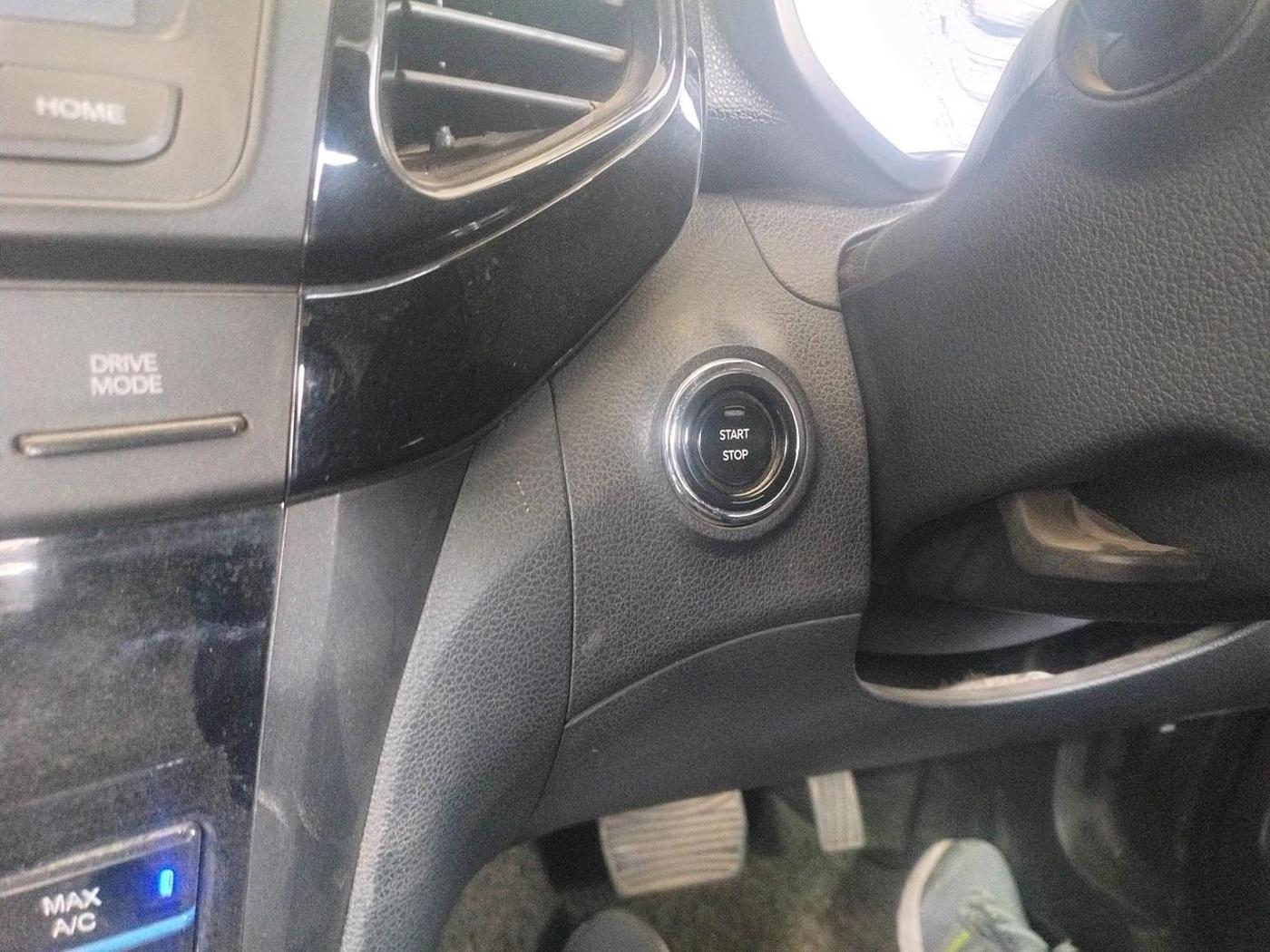 2023 Mahindra XUV400 EL 7.2 KW, Electric, Automatic, 36,631 km, interior