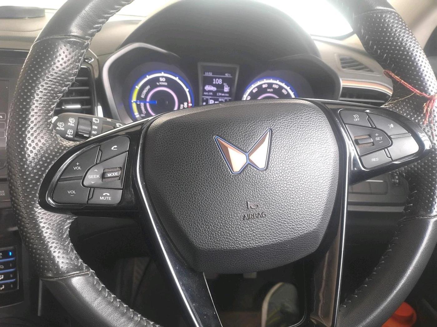 2023 Mahindra XUV400 EL 7.2 KW, Electric, Automatic, 36,631 km, interior