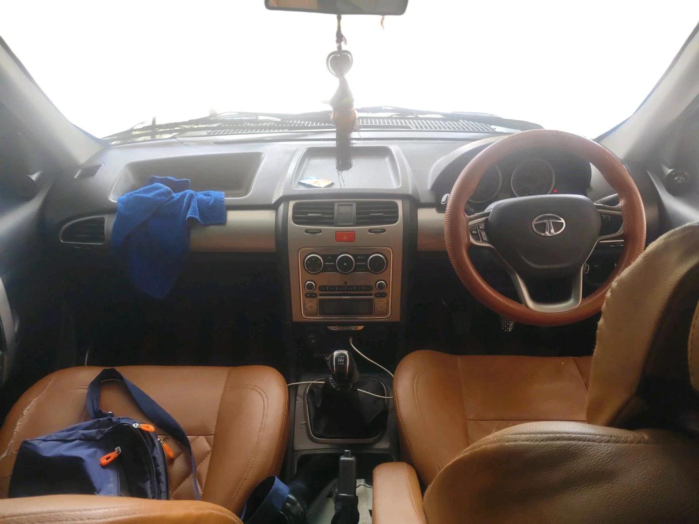 2018 Tata Safari Storme 2.2 EX 4X2, Diesel, Manual, 2,66,080 km, interior