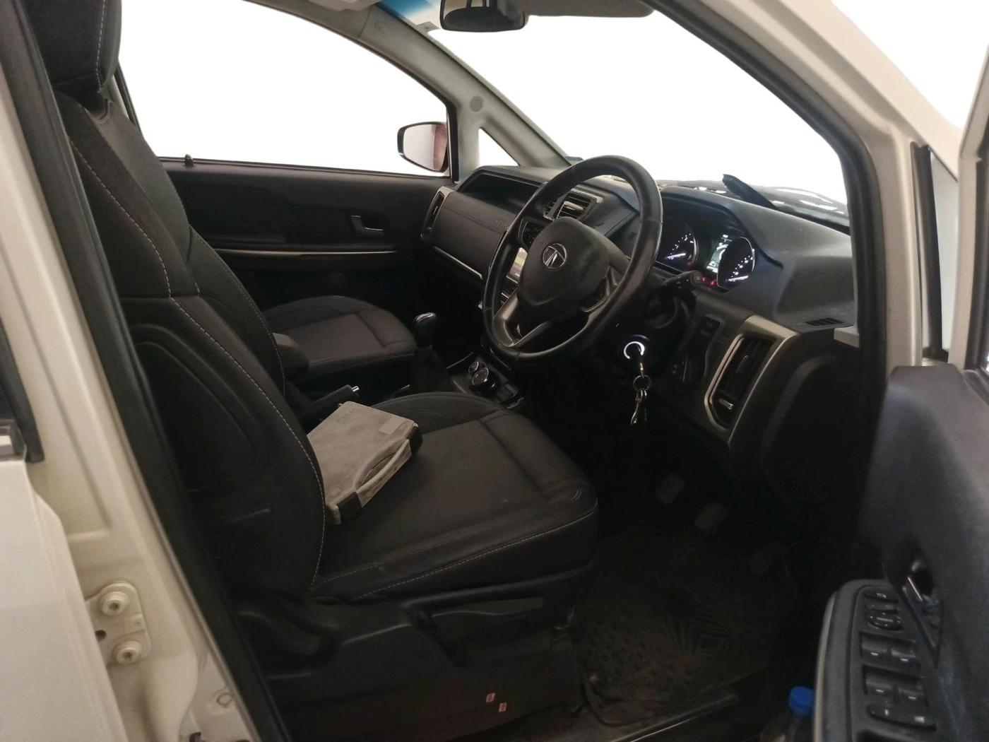 2017 Tata Hexa XT 4X2 6 STR, Diesel, Manual, 23,880 km, interior