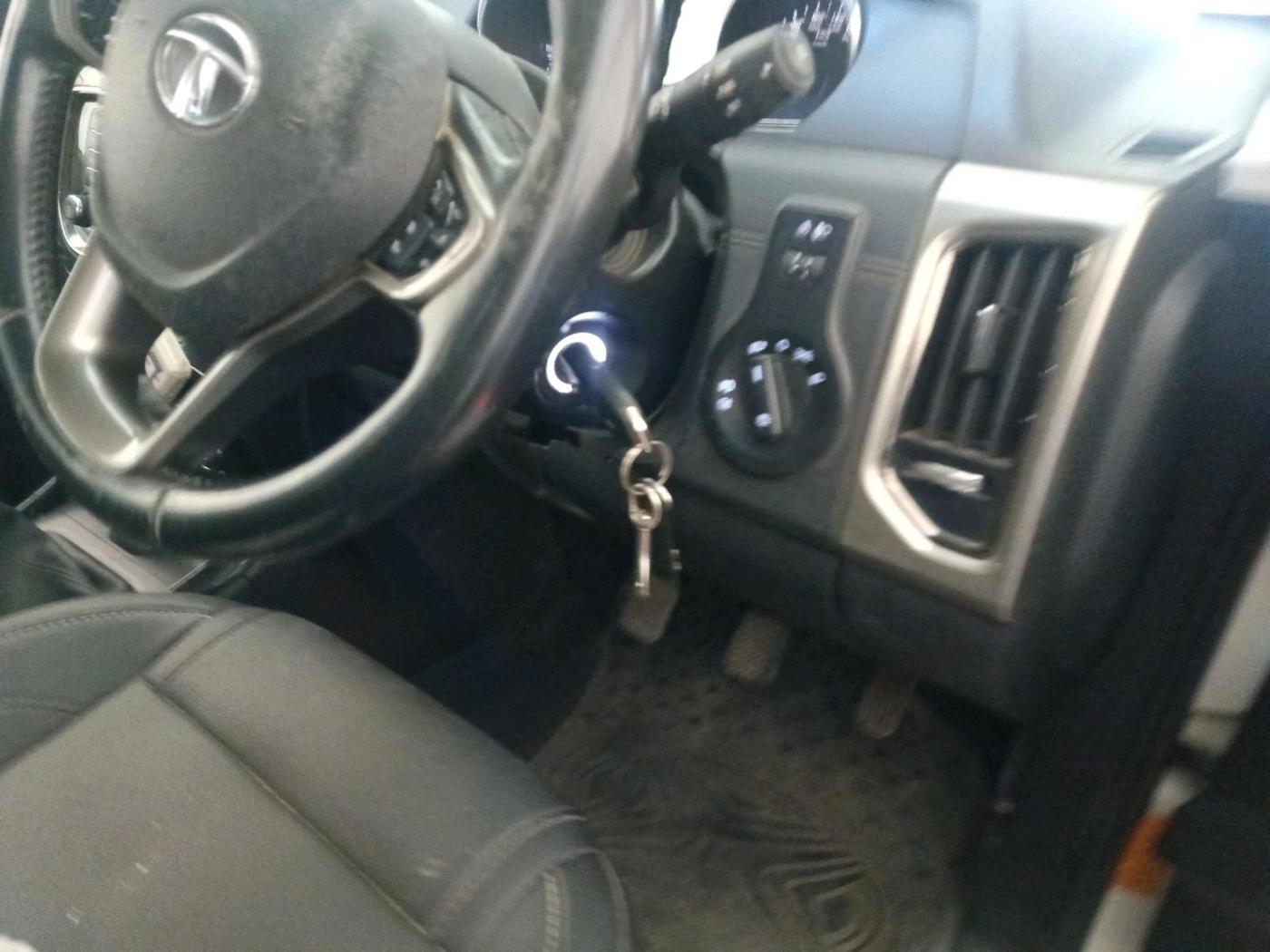 2017 Tata Hexa XT 4X2 6 STR, Diesel, Manual, 23,880 km, interior