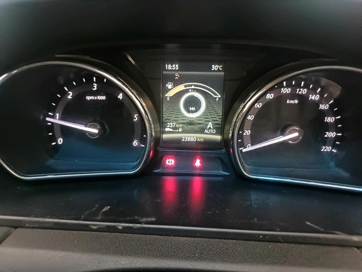 2017 Tata Hexa XT 4X2 6 STR, Diesel, Manual, 23,880 km, interior