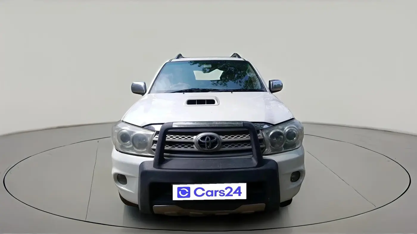 2011 Toyota Fortuner 3.0 4X4 MT, Diesel, Manual, 1,46,483 km, exterior