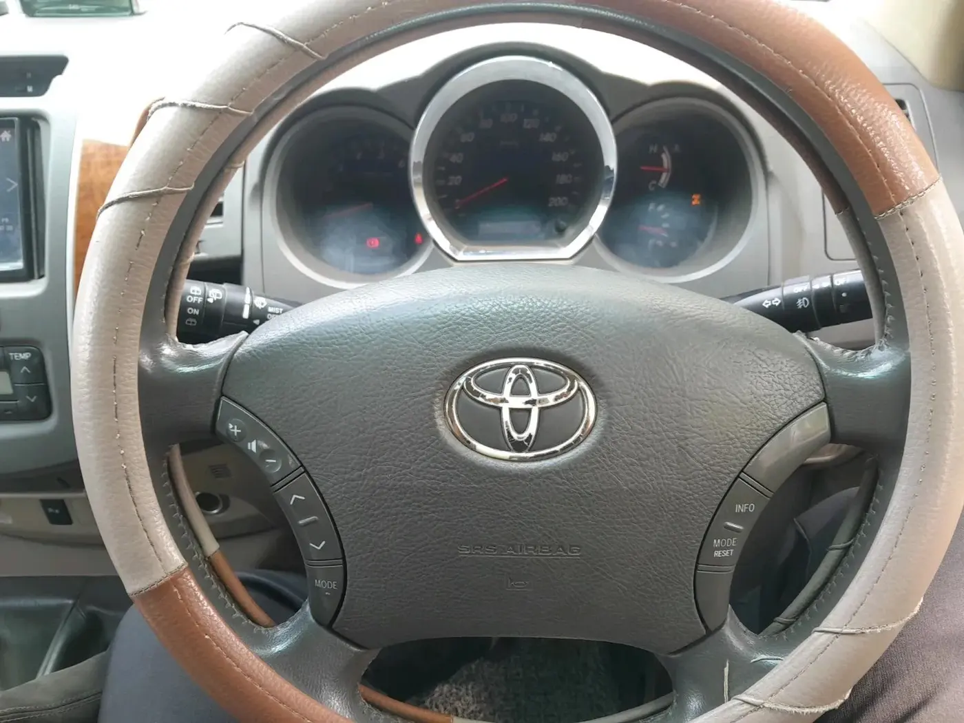 2011 Toyota Fortuner 3.0 4X4 MT, Diesel, Manual, 1,46,483 km, interior