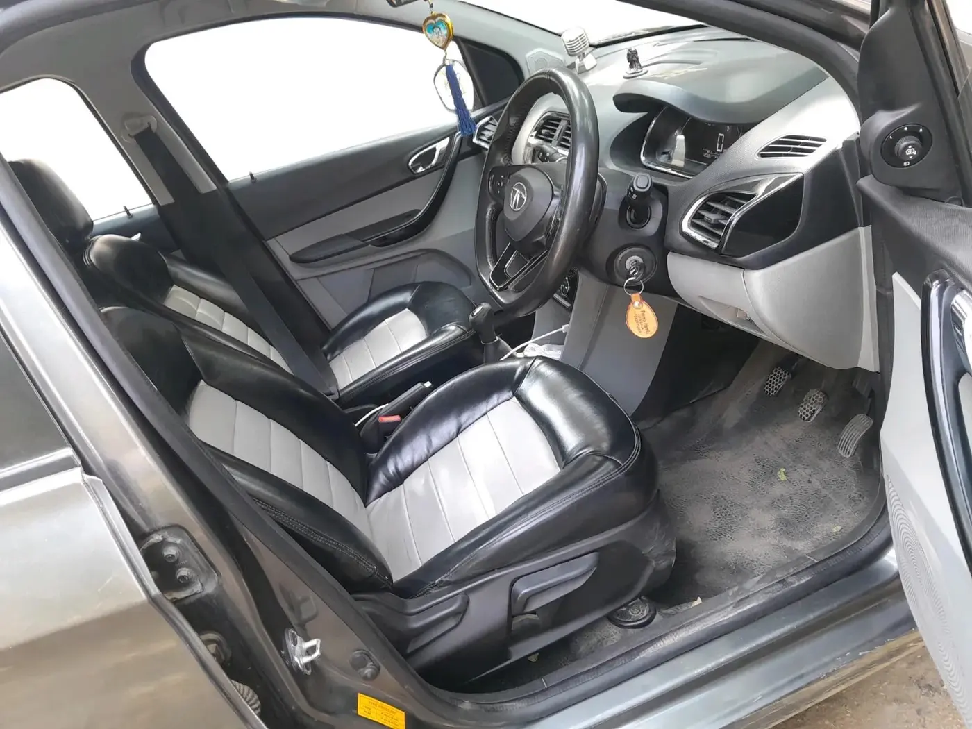 2020 Tata Tiago XZ PLUS PETROL, Petrol, Manual, 62,068 km, interior