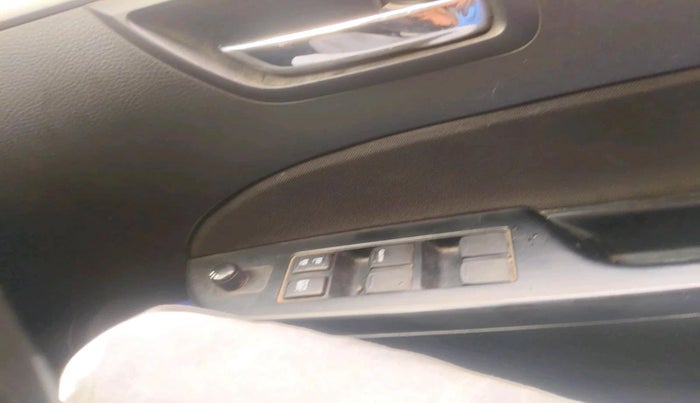 2012 Maruti Swift VXI, Petrol, Manual, 71,821 km, interior