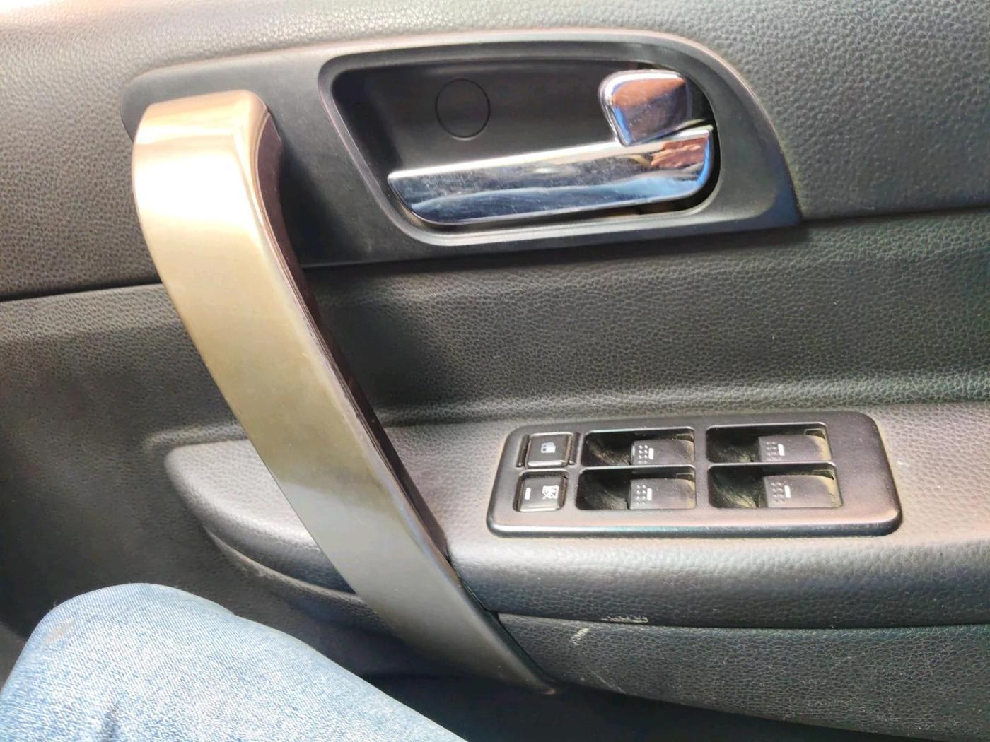 2015 Tata Safari Storme 2.2 VX 4X2, Diesel, Manual, 1,23,068 km, interior