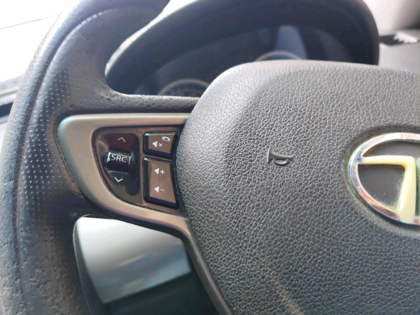 2015 Tata Safari Storme 2.2 VX 4X2, Diesel, Manual, 1,23,068 km, interior
