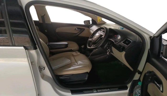 2018 Skoda Rapid AMBITION 1.6 MPI MT, Petrol, Manual, 75,272 km, interior