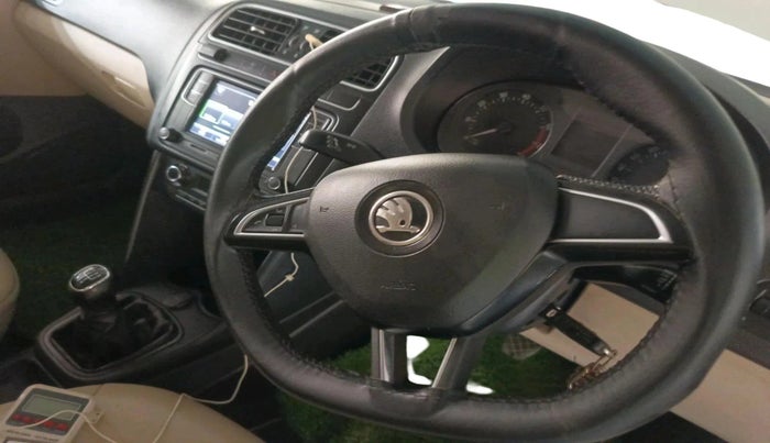 2018 Skoda Rapid AMBITION 1.6 MPI MT, Petrol, Manual, 75,272 km, interior