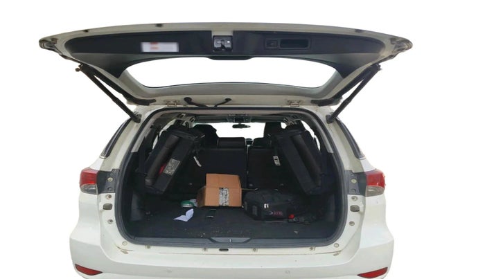 2018 Toyota Fortuner 2.8 4X4 MT, Diesel, Manual, 1,17,079 km, exterior