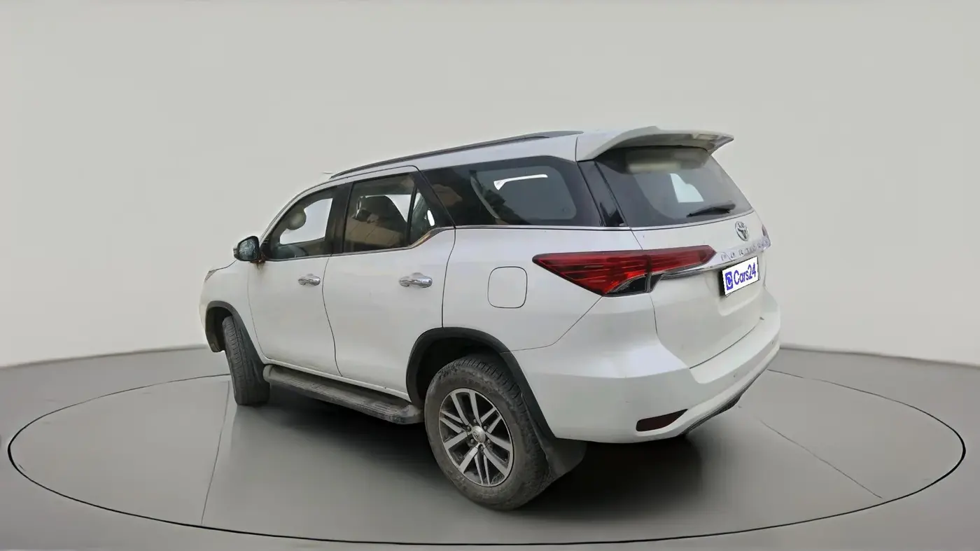 2018 Toyota Fortuner 2.8 4X4 MT, Diesel, Manual, 1,17,079 km, exterior