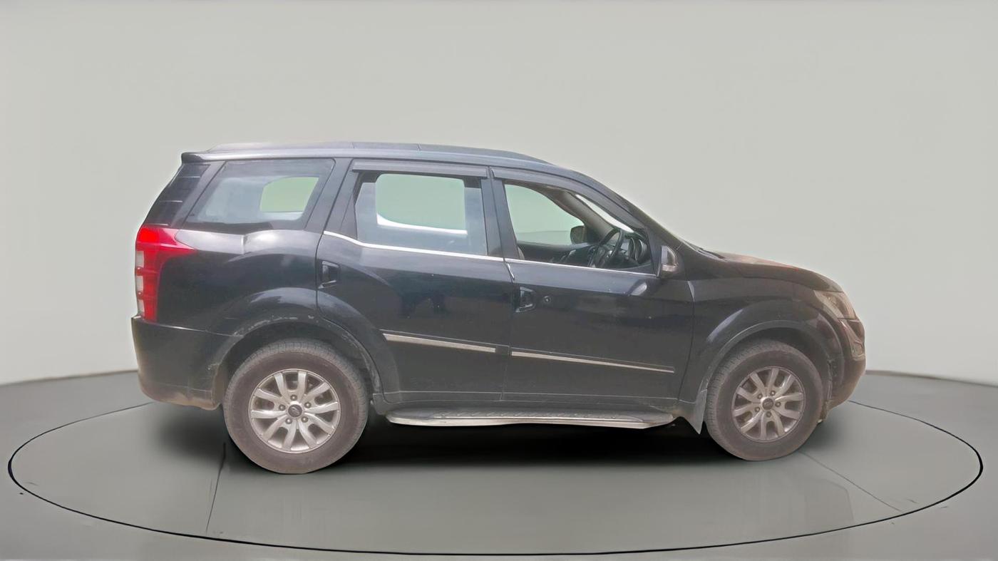 2015 Mahindra XUV500 W10, Diesel, Manual, 1,22,510 km, exterior