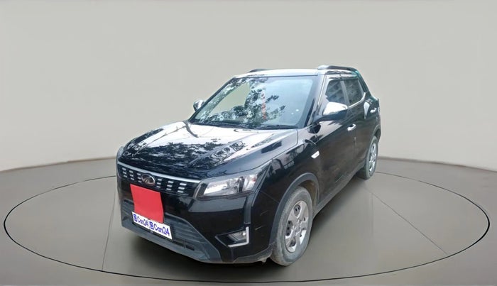 2022 Mahindra XUV300 W6 1.2 PETROL, Petrol, Manual, 24,269 km, exterior