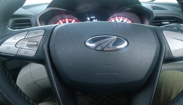 2022 Mahindra XUV300 W6 1.2 PETROL, Petrol, Manual, 24,269 km, interior