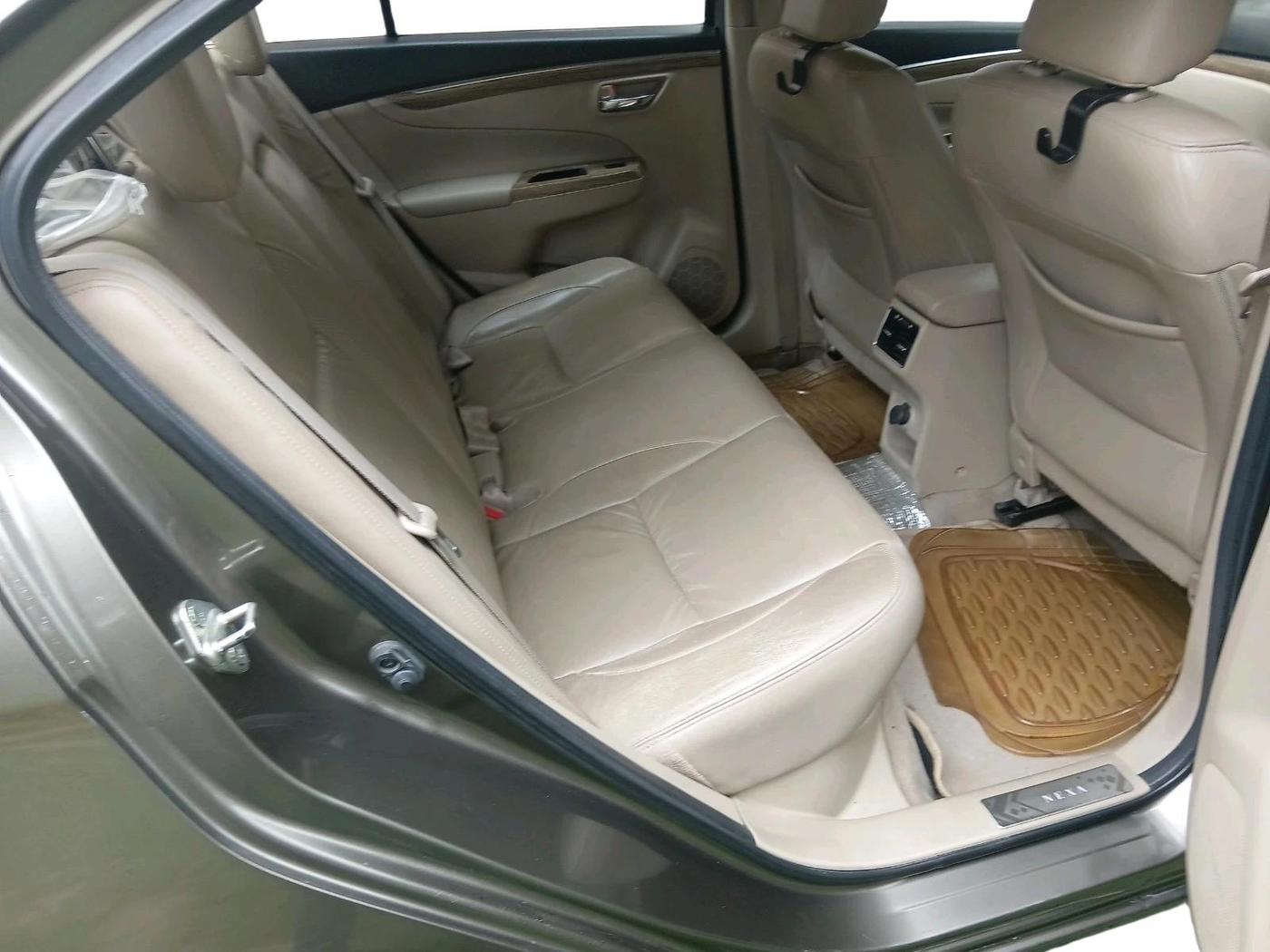 2018 Maruti Ciaz ALPHA  AT 1.5 SHVS PETROL, Petrol, Automatic, 36,951 km, interior