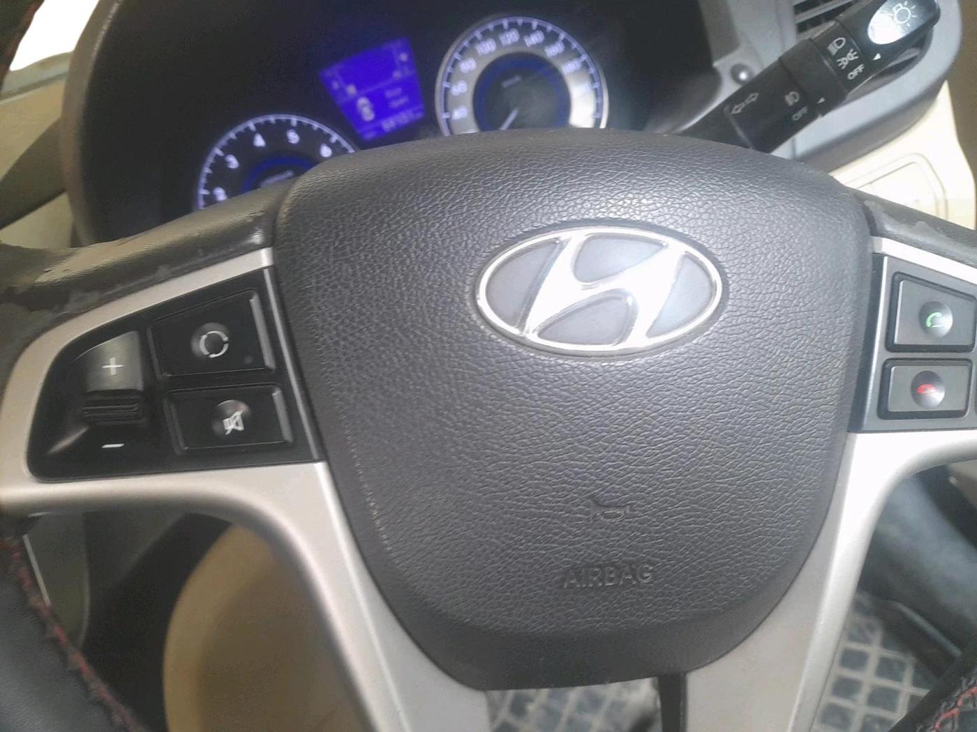 2013 Hyundai Verna FLUIDIC 1.6 VTVT SX OPT, Petrol, Manual, 59,101 km, interior