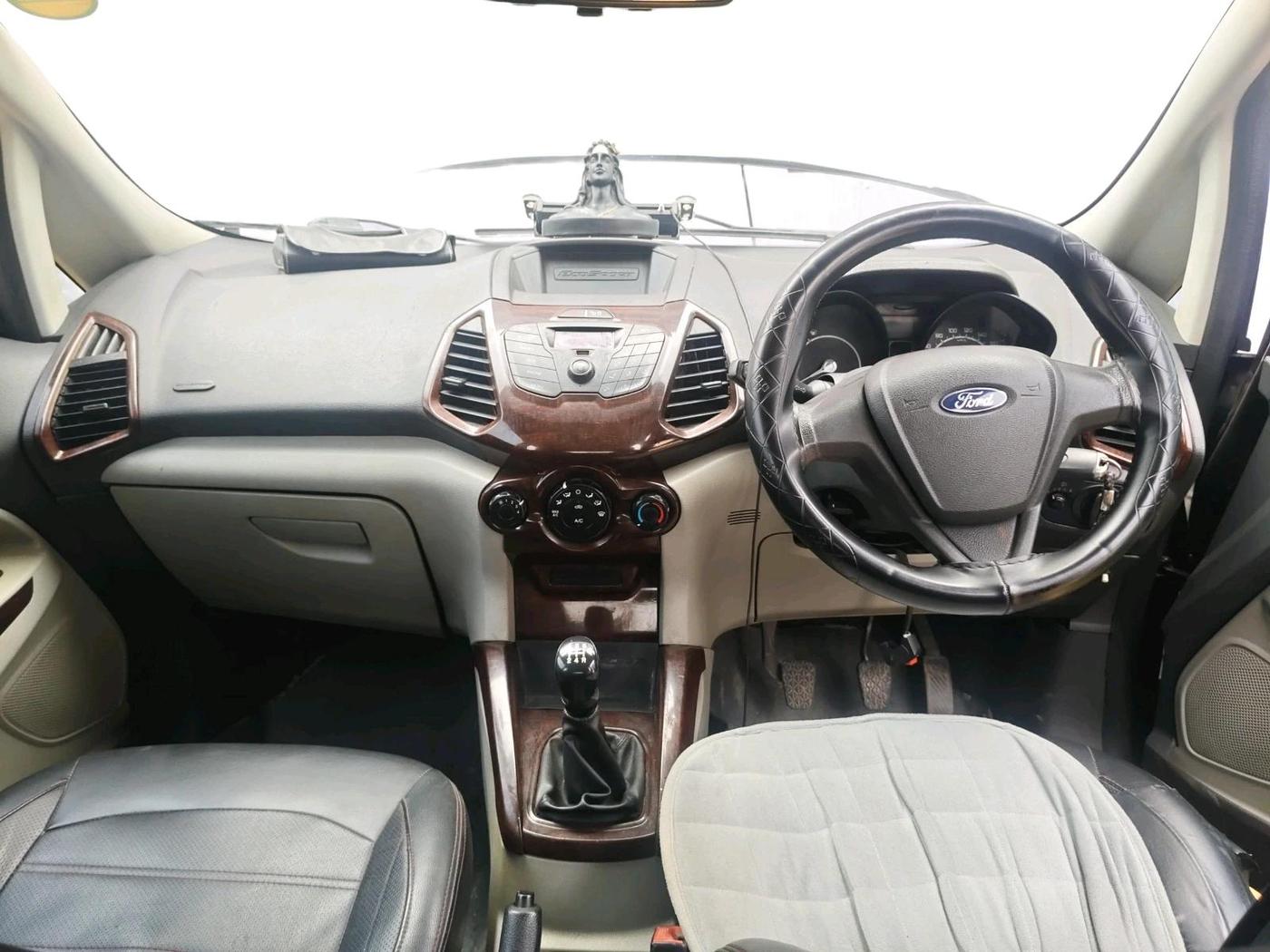 2013 Ford Ecosport AMBIENTE 1.5L DIESEL, Diesel, Manual, 1,05,523 km, interior