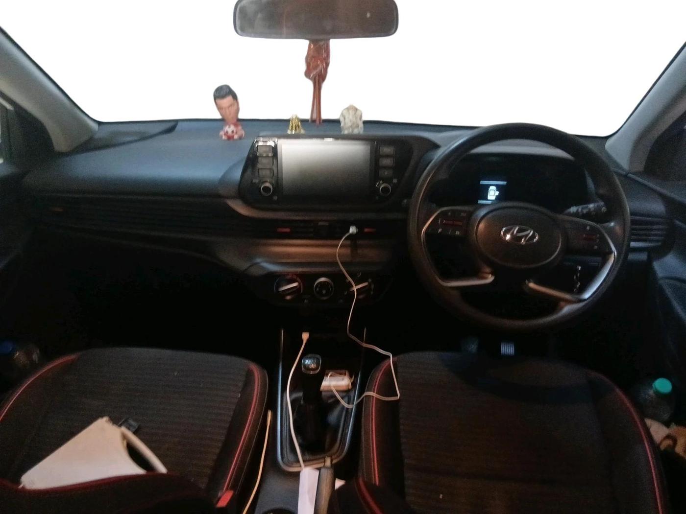 2022 Hyundai NEW I20 SPORTZ 1.2 MT DUAL TONE, Petrol, Manual, 46,025 km, interior