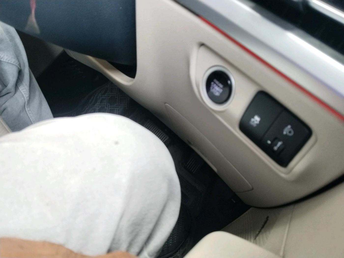 2022 KIA CARENS LUXURY PLUS 1.5 DIESEL AT 7 STR, Diesel, Automatic, 45,113 km, interior
