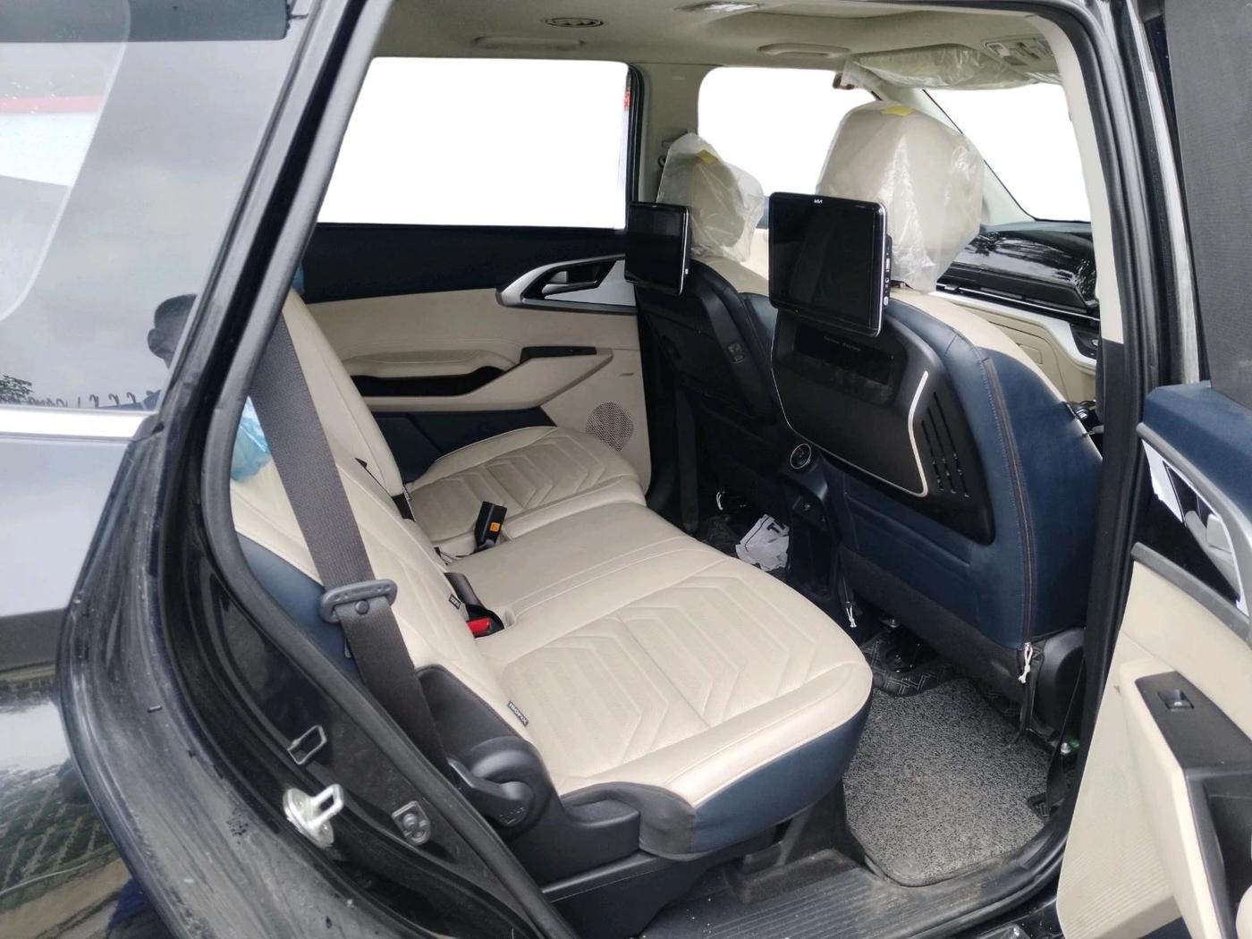 2022 KIA CARENS LUXURY PLUS 1.5 DIESEL AT 7 STR, Diesel, Automatic, 45,113 km, interior