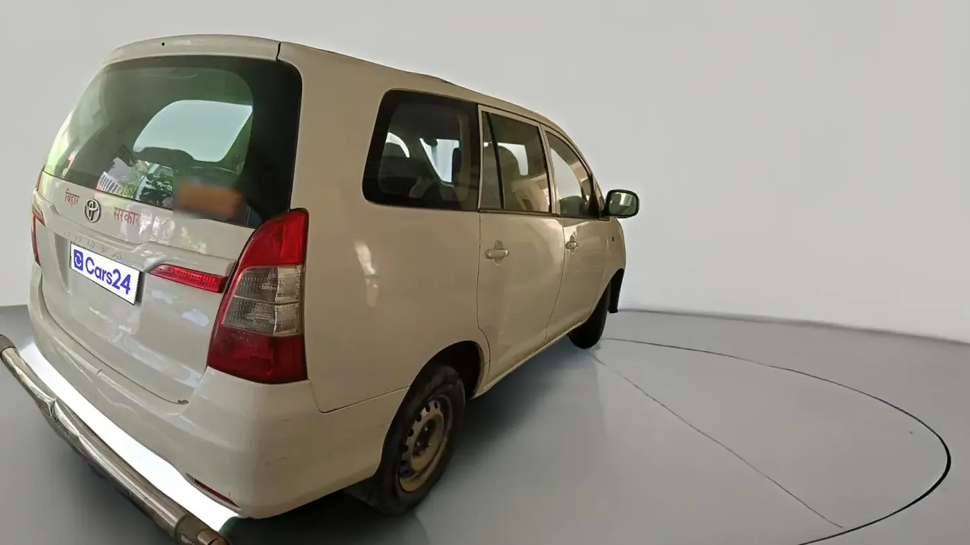 2015 Toyota Innova 2.5 G 8 STR, Diesel, Manual, 1,76,285 km, exterior