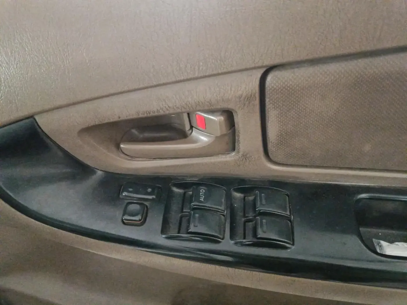 2015 Toyota Innova 2.5 G 8 STR, Diesel, Manual, 1,76,285 km, interior