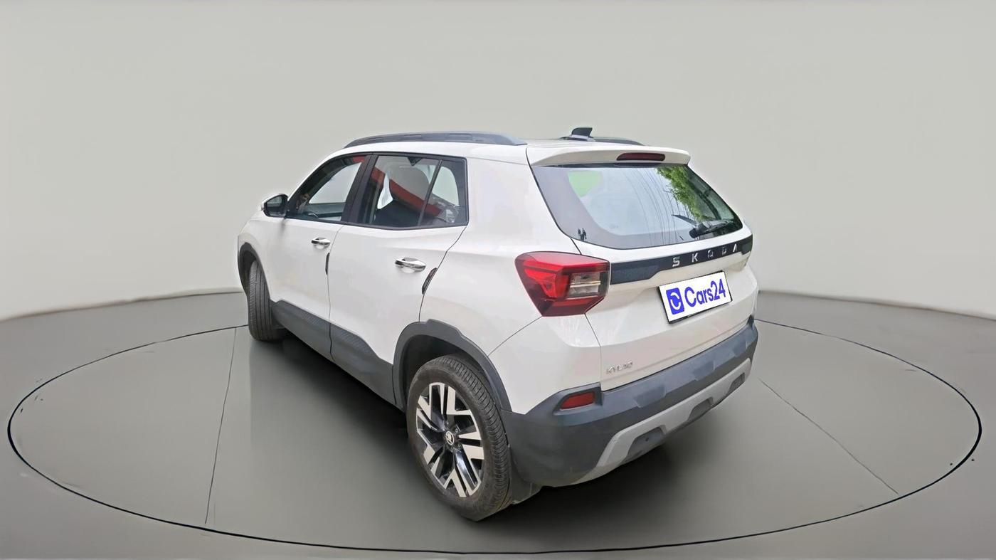 2026 Skoda Kylaq Prestige AT, Petrol, Automatic, 2,421 km, exterior