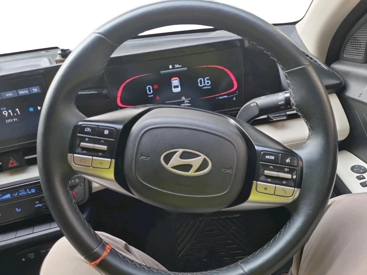 2024 Hyundai Verna  SX 1.5 MPI IVT, Petrol, Automatic, 19,754 km, interior