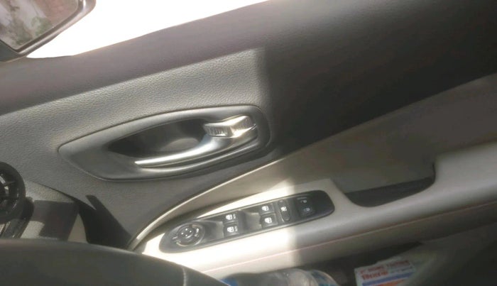 2017 Jeep Compass LIMITED 1.4 PETROL AT, Petrol, Automatic, 17,818 km, interior