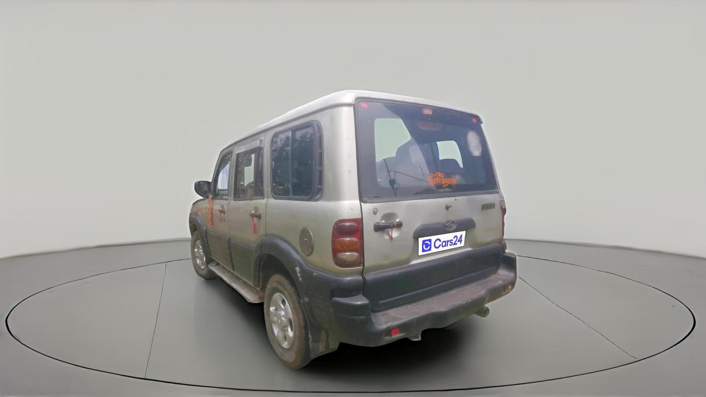 2004 Mahindra Scorpio 2.6 TURBO 9 STR, Diesel, Manual, 1,82,770 km, exterior