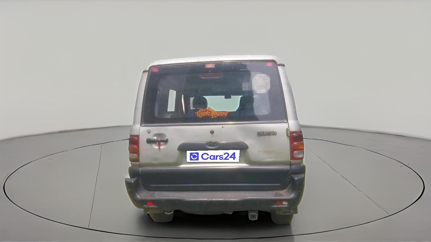 2004 Mahindra Scorpio 2.6 TURBO 9 STR, Diesel, Manual, 1,82,770 km, exterior